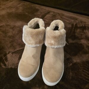 Women's Tan Fur-Lined Ankle Boots